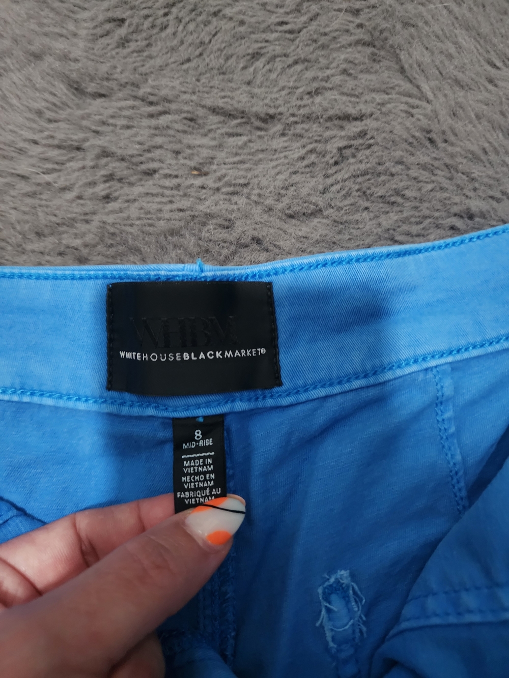 White House Black Market Bright Blue Zip-Pocket Cargo Shorts - Picture 2 of 3